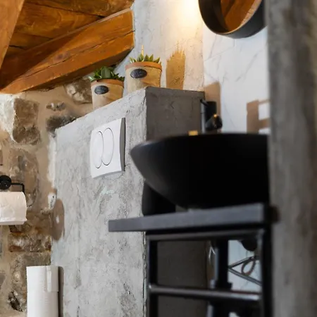 Apartman Ps Heritage Stone House