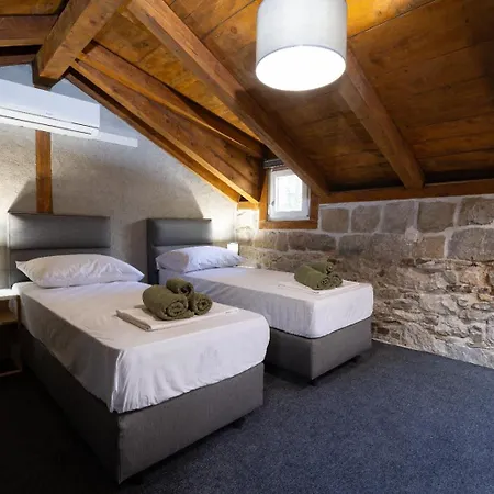 Apartman Ps Heritage Stone House